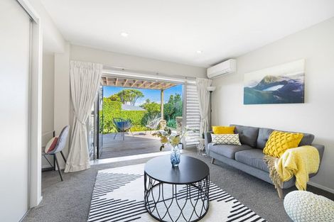 Photo of property in 2/91 Aberdeen Road, Castor Bay, Auckland, 0620