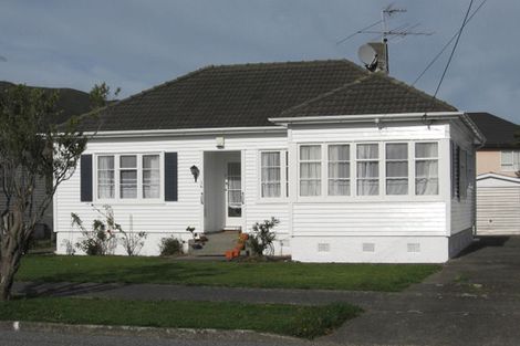 Photo of property in 16 Hall Crescent, Epuni, Lower Hutt, 5011