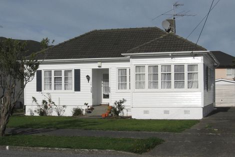 Photo of property in 16 Hall Crescent, Epuni, Lower Hutt, 5011