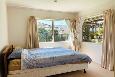 Photo of property in 1c Picasso Drive, West Harbour, Auckland, 0618