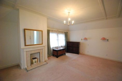 Photo of property in 19 Fitzherbert Terrace, Thorndon, Wellington, 6011