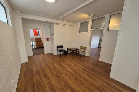 Photo of property in 2/10 Seaview Road, Glenfield, Auckland, 0629