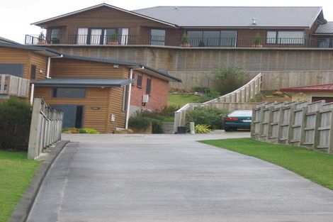 Photo of property in 14 Birkinshaw Grove, Riverstone Terraces, Upper Hutt, 5018