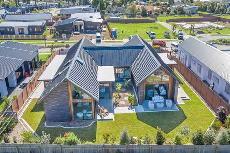 Photo of property in 22 Phoenix Palms Grove, Levin, 5510