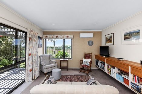 Photo of property in 15 Mcnaughton Place, Onekawa, Napier, 4110