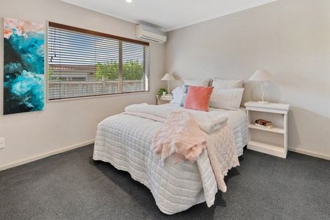 Photo of property in 43 Speyside Crescent, Flat Bush, Auckland, 2016