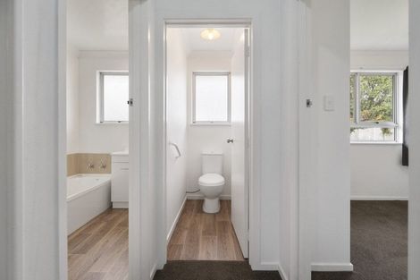 Photo of property in 28 Pinedale Parade, Milson, Palmerston North, 4414