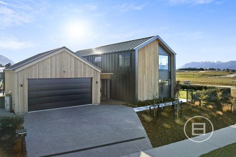 Photo of property in 21 Marjon Drive, Wanaka, 9305