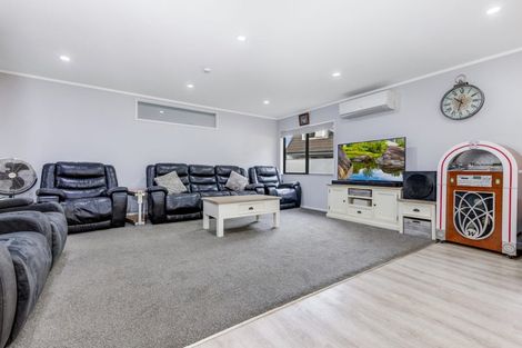 Photo of property in 178 Everglade Drive, Totara Heights, Auckland, 2105