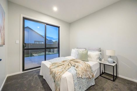 Photo of property in 18 Madden Avenue, Kumeu, 0810