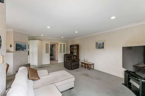 Photo of property in 1/11 Stewart Gibson Place, Manurewa, Auckland, 2105