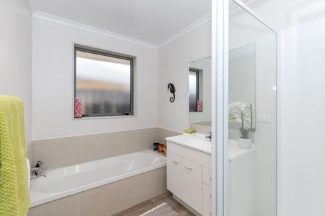 Photo of property in 22 Max Landing, Grandview Heights, Hamilton, 3200