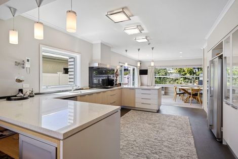 Photo of property in 374 Devon Street West, Lynmouth, New Plymouth, 4310