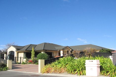 Photo of property in 11 Pukekura Place, Taradale, Napier, 4112