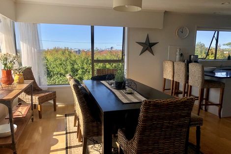 Photo of property in 1/61 Forrest Hill Road, Milford, Auckland, 0620