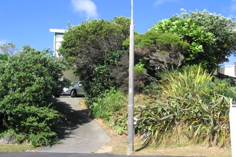 Photo of property in 32 Kingston Heights Road, Kingston, Wellington, 6021