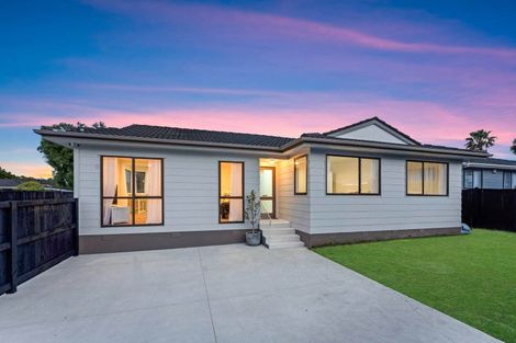 Photo of property in 17 Arodella Crescent, Ranui, Auckland, 0612