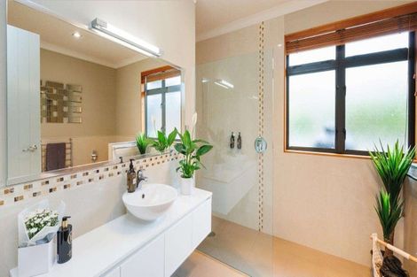 Photo of property in 7 Titirangi Drive, Fitzherbert, Palmerston North, 4471