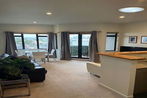 Photo of property in 2b/4 Fleet Street, Devonport, Auckland, 0624