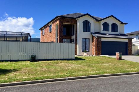 Photo of property in 11 Trusham Court, Paraparaumu, 5032