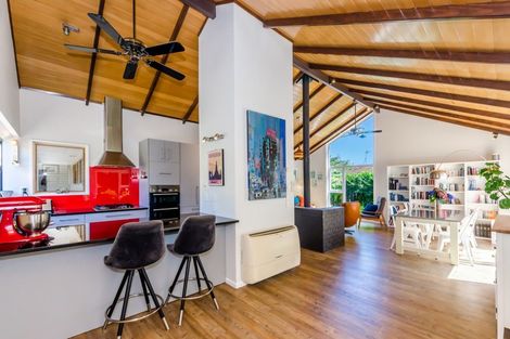 Photo of property in 13 Fleetwood Grove, Waikanae, 5036