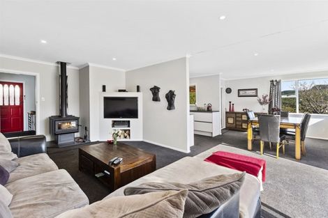 Photo of property in 6 Mayfair Place, Tawa, Wellington, 5028