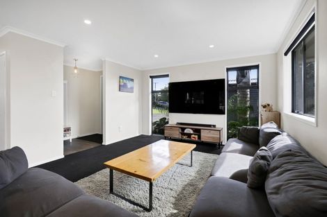 Photo of property in 513 Richmond Road, Lepperton, New Plymouth, 4373