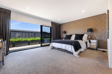 Photo of property in 10 York Terrace, Riverhead, 0820