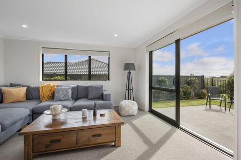 Photo of property in 5 Cascade Way, Omokoroa, 3114