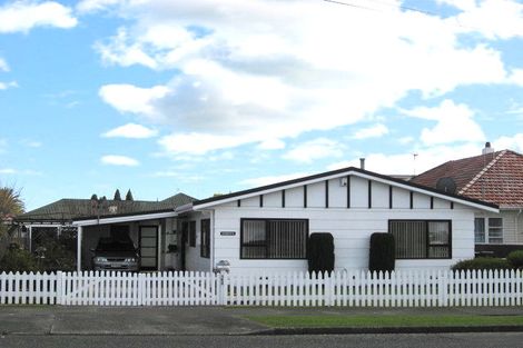 Photo of property in 163 Bartholomew Road, Levin, 5510