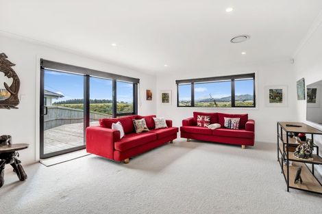 Photo of property in 42 Silicon Way, Fitzherbert, Palmerston North, 4410