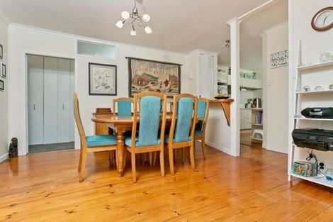 Photo of property in 17 Paramu Avenue, Birkdale, Auckland, 0626