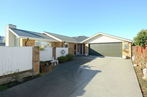 Photo of property in 11 Oratia Grove, Northwood, Christchurch, 8051