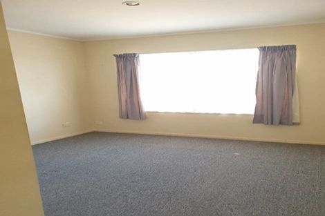 Photo of property in 82 Frank Nobilo Drive, Golflands, Auckland, 2013