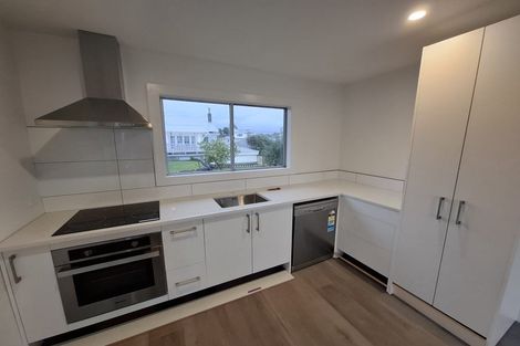 Photo of property in 33 Fulford Street, New Plymouth, 4310