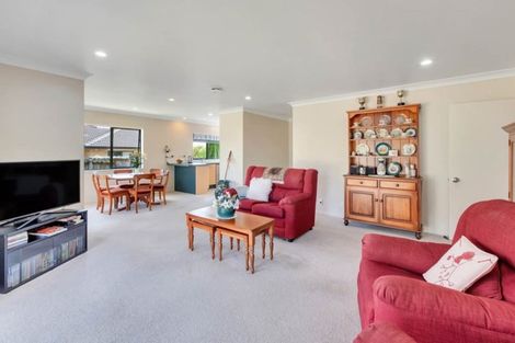 Photo of property in 81 Hillwell Drive, Henderson, Auckland, 0612