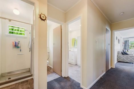 Photo of property in 10 Seaview Crescent, Picton, 7220