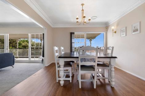 Photo of property in 3 Laingrange Place, Laingholm, Auckland, 0604