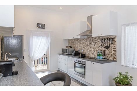 Photo of property in 1/206 Manuka Road, Bayview, Auckland, 0629