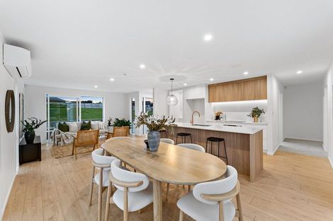 Photo of property in 21 Tahuna Minhinnick Drive, Glenbrook, 2681