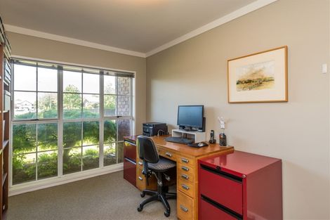 Photo of property in 39 Crofton Road, Harewood, Christchurch, 8051