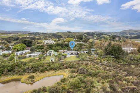 Photo of property in 23 Paekakariki Hill Road, Pauatahanui, Porirua, 5381