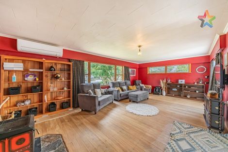 Photo of property in 5 Wood Street, Wainuiomata, Lower Hutt, 5014