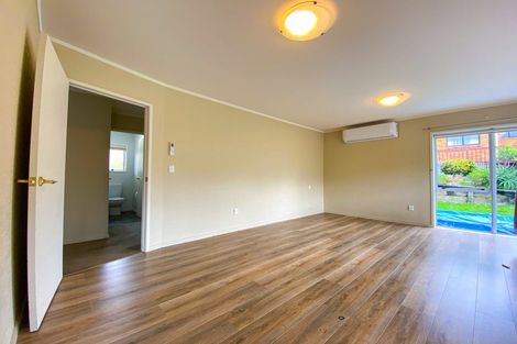 Photo of property in 4 Sailfish Drive, West Harbour, Auckland, 0618