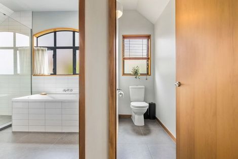 Photo of property in 2 Emerald Lane, Cashmere, Christchurch, 8022