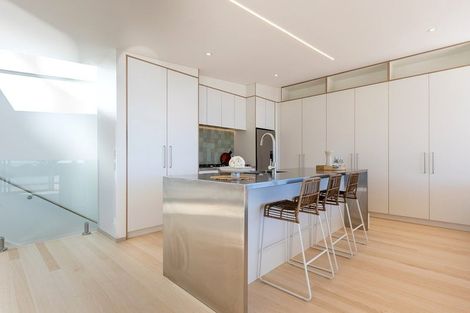 Photo of property in 20a Queens Road, Waikanae Beach, Waikanae, 5036