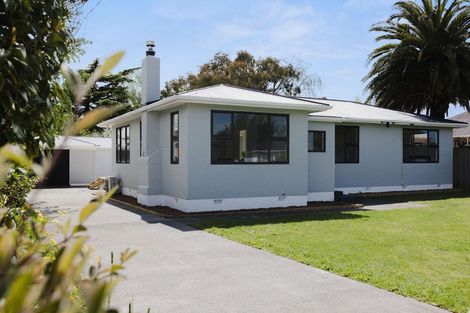 Photo of property in 13 Diamond Street, Carterton, 5713