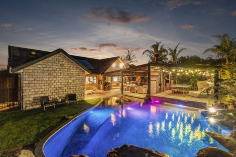 Photo of property in 121 Polo Prince Drive, Totara Park, Manurewa, 2576