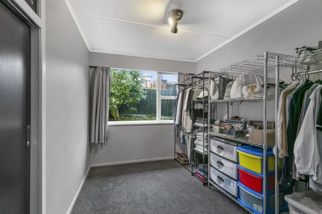 Photo of property in 51 Turville Crescent, Newlands, Wellington, 6037