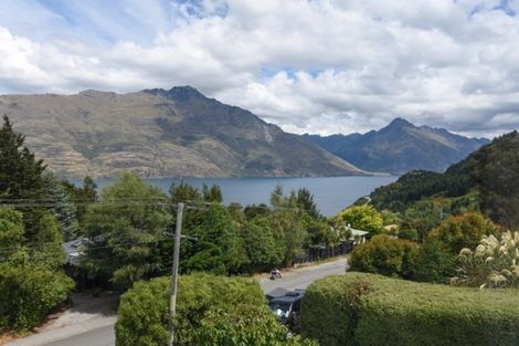 Photo of property in 1 Arawata Terrace, Fernhill, Queenstown, 9300